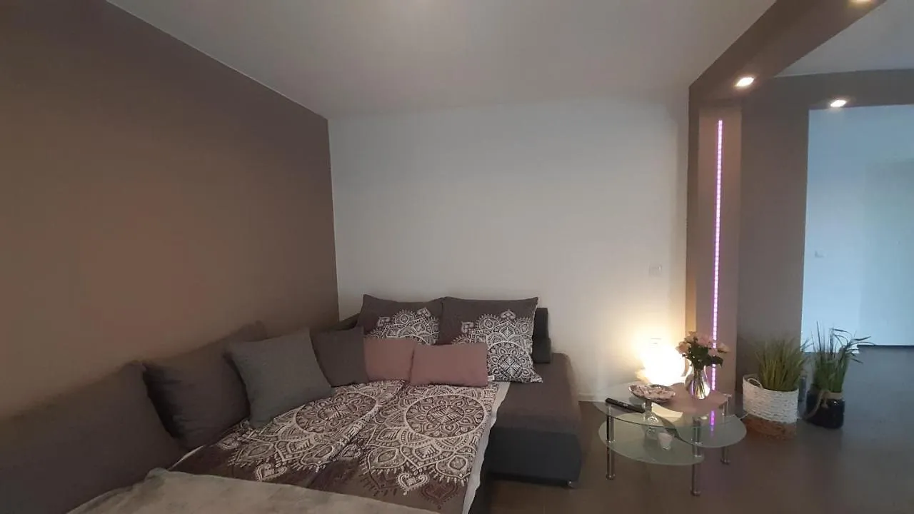 Villa Elke Maria With Overflow Pool And Hydromassage Novigrad Istria 0*,  Chorvatsko