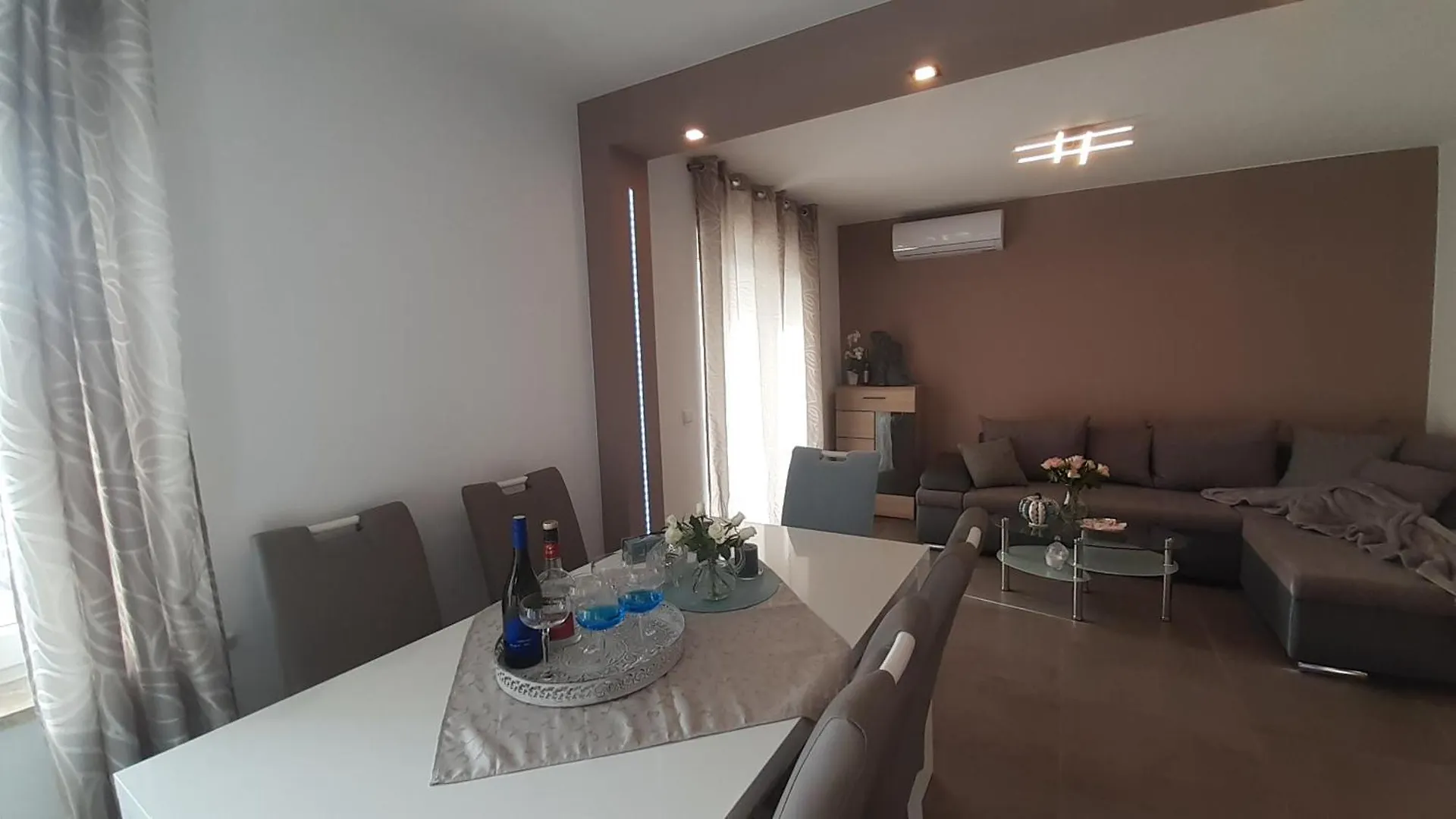 Villa Elke Maria With Overflow Pool And Hydromassage Novigrad  Novigrad (Istria)