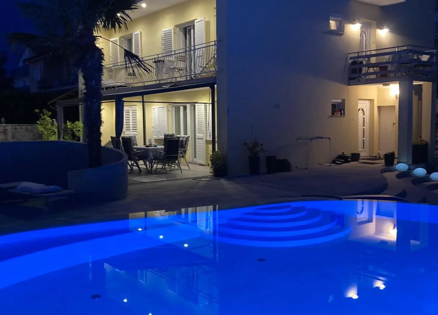 Villa Elke Maria With Overflow Pool And Hydromassage Novigrad Istria