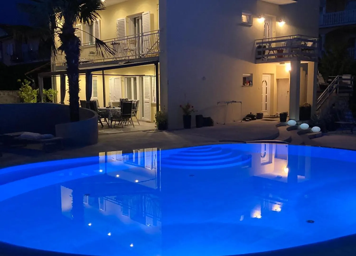 Villa Elke Maria With Overflow Pool And Hydromassage Novigrad Istria