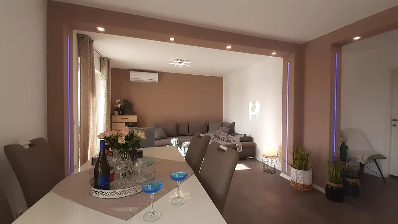 Villa Elke Maria With Overflow Pool And Hydromassage Novigrad  0*, Novigrad (Istria) Croatia
