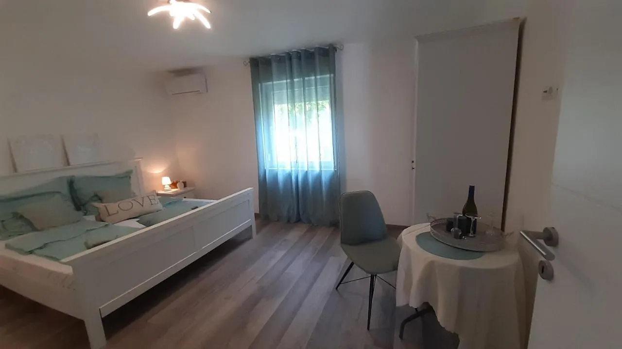 Villa Elke Maria With Overflow Pool And Hydromassage Novigrad  0*, Novigrad (Istria)