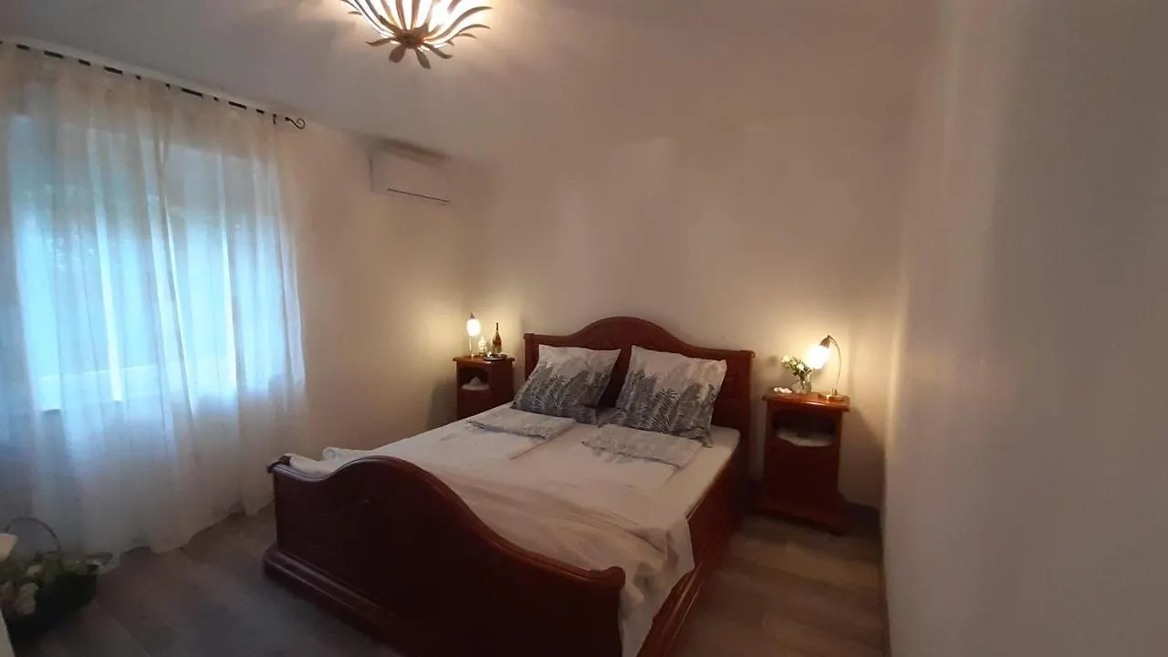 Villa Elke Maria With Overflow Pool And Hydromassage Novigrad  0*, Novigrad (Istria)
